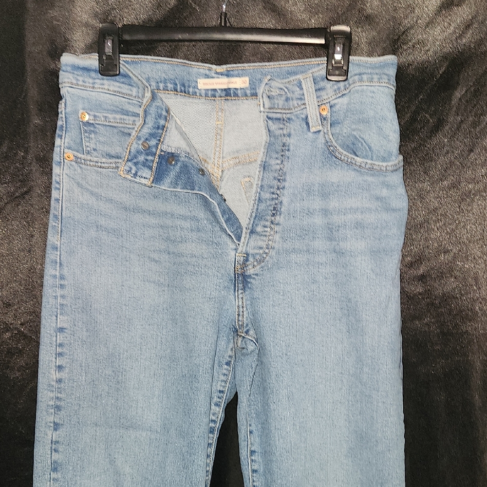 Levi Strauss Straight-Leg Women's Jeans - Classic Everyday Denim